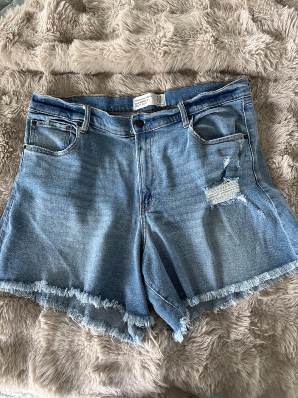 Abercrombie & Fitch Dad short High-Rise Light Blue Denim Shorts
